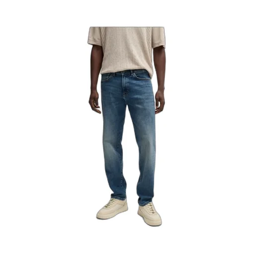 Belt-Loop Jeans