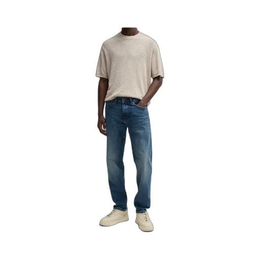 Belt-Loop Jeans