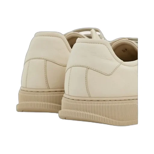 Low-Top Trainers
