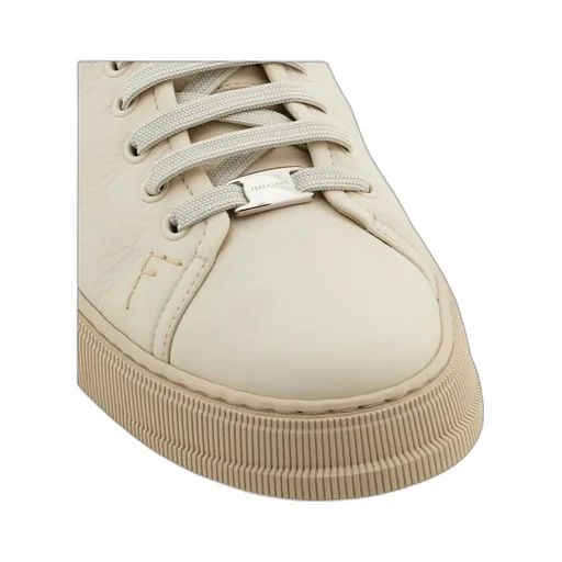 Low-Top Trainers