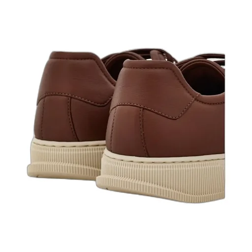 Low-Top Trainers
