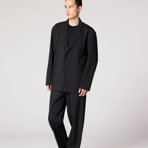 Air Pleats Black
