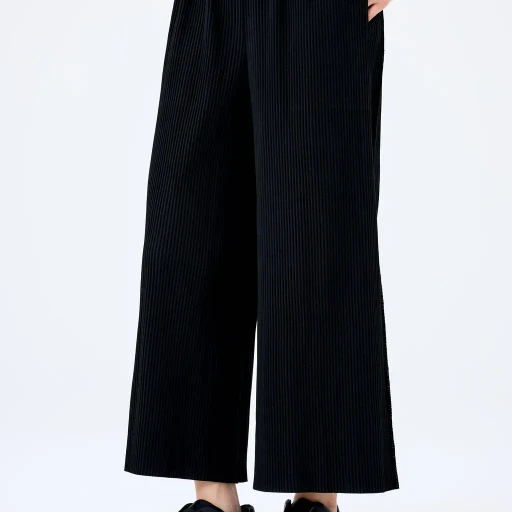 Fine Knit Pleats Black