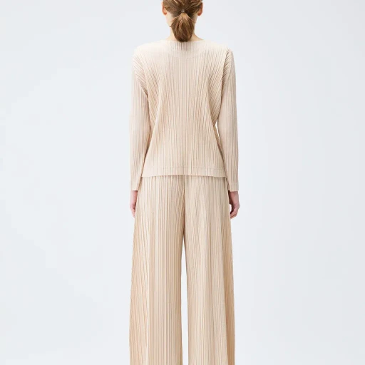 Wool Pleats