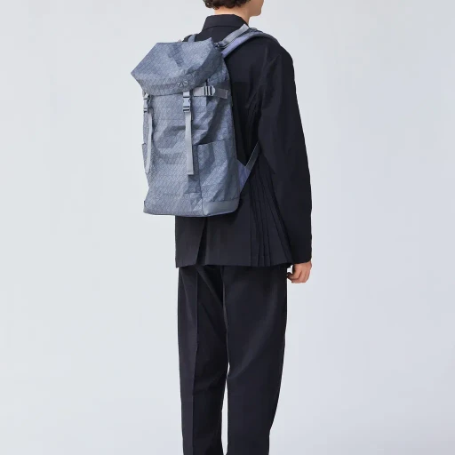 Hiker One-Tone