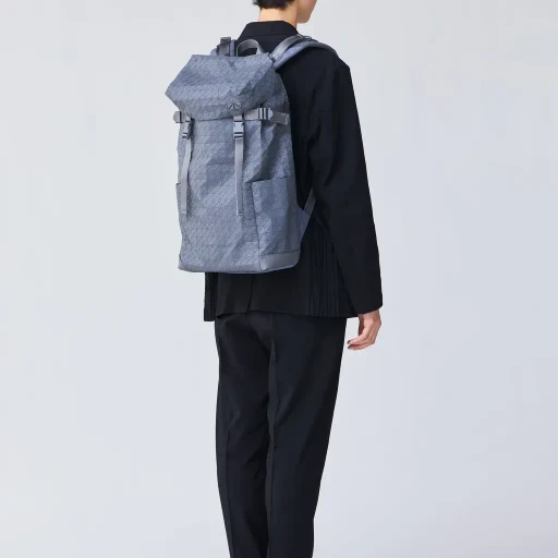 Hiker One-Tone