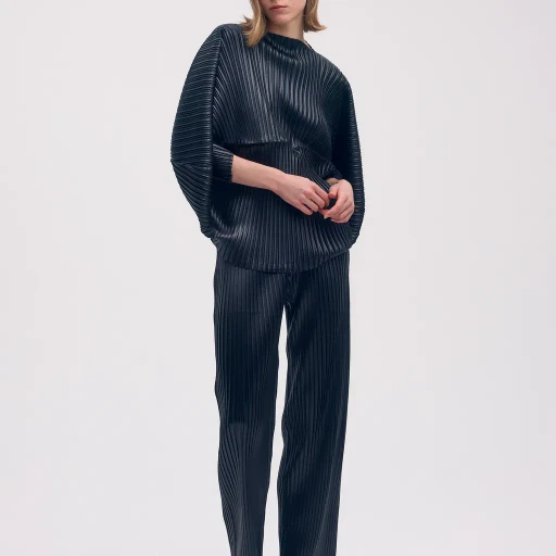 Glossed Metal Pleats