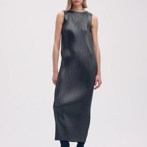 Glossed Metal Pleats