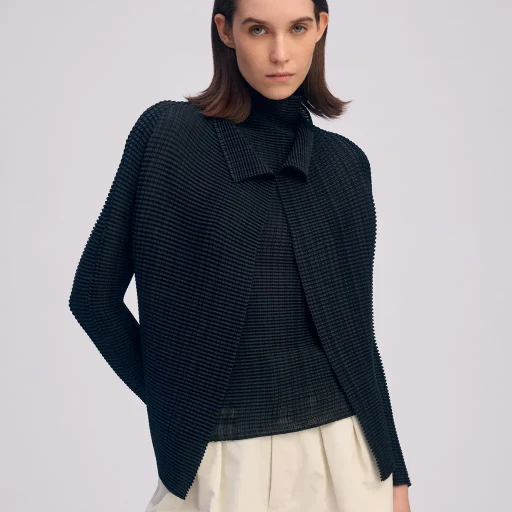 Wooly Pleats Bk/Wt-66