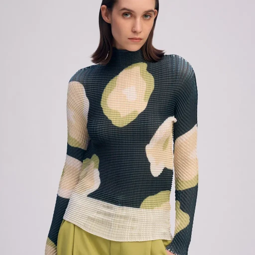 Verve Pleats Top