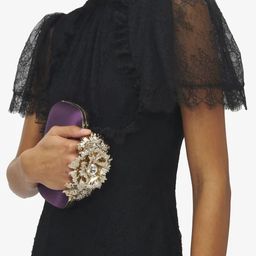 Carnation Knuckle Clutch