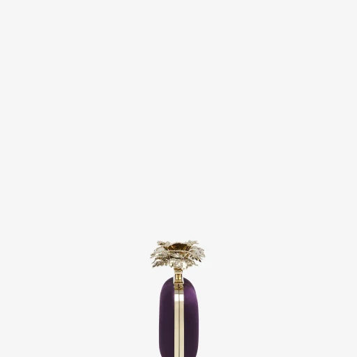 Carnation Knuckle Clutch