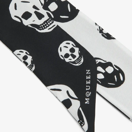 Ribbon Skull Scarf