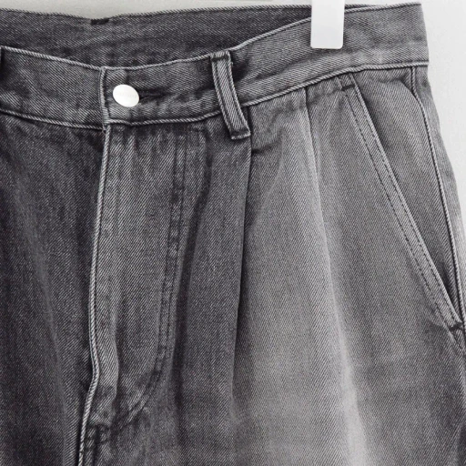 Selvage Denim Two Tuck Tapered Pants