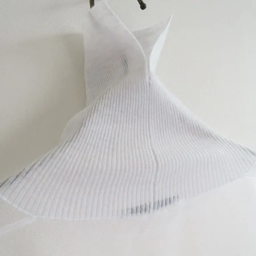 Sukeru Sheer Knit
