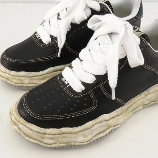 Og Sole Cracking Leather Low-Top Sneaker Wayne