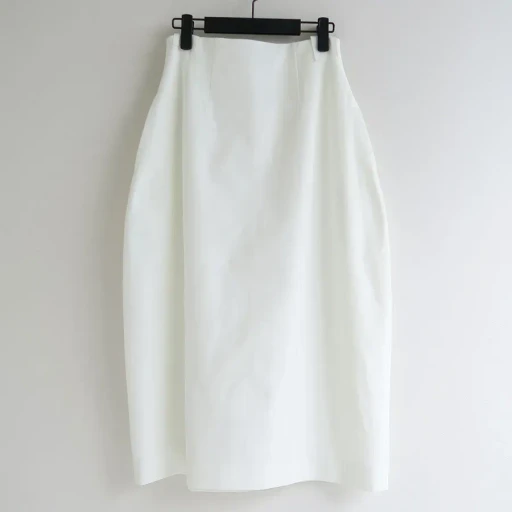Curved Silhouette Skirt