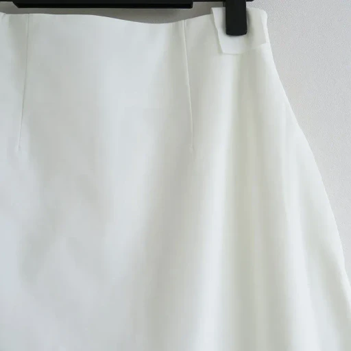 Curved Silhouette Skirt
