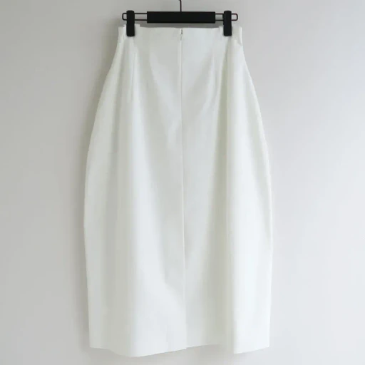 Curved Silhouette Skirt