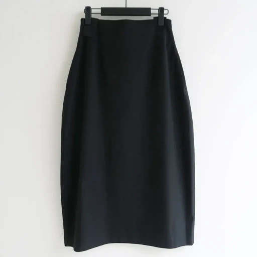 Curved Silhouette Skirt