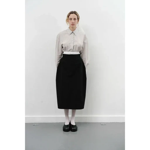 Curved Silhouette Skirt