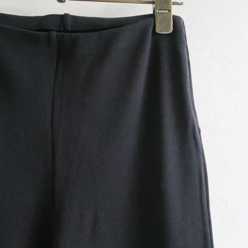 Collagen Ribbed Capri Pants