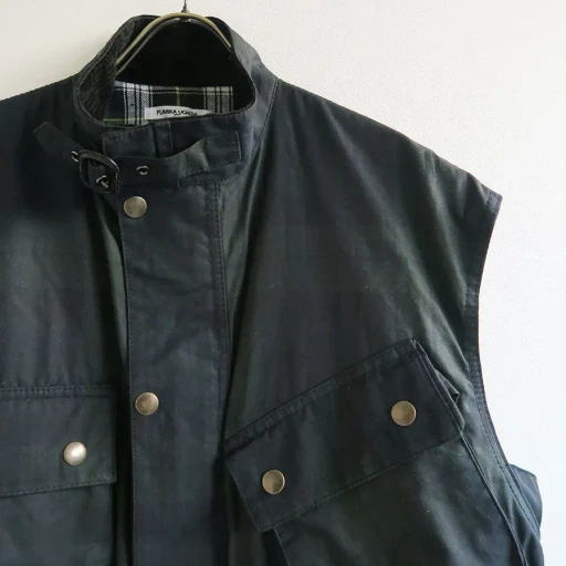 Oiled Tartan Plaid Sleeveless Hunter Coat