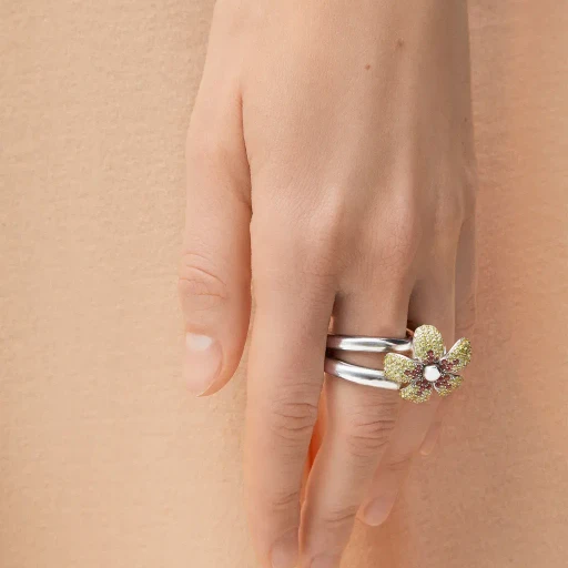 Flor Ring In Sterling Silver And Crystals