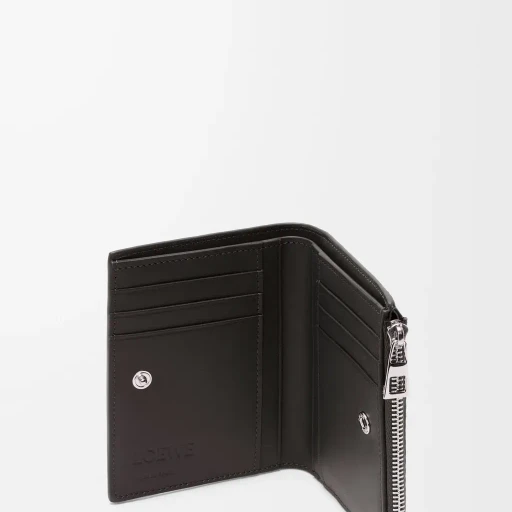 Slim Compact Walllet In Textured Classic Calfskin