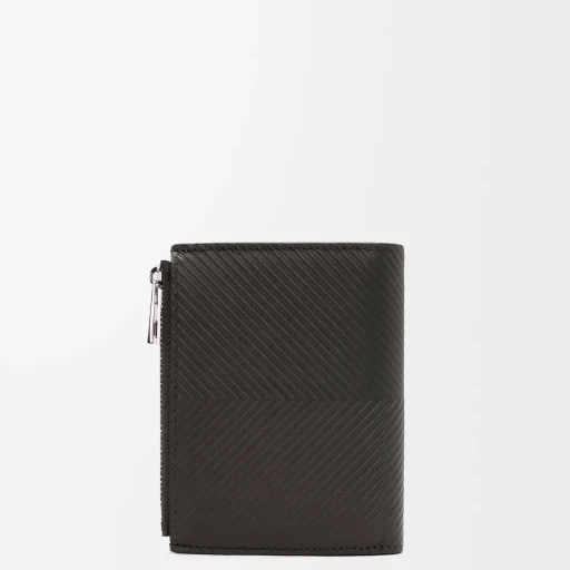 Slim Compact Walllet In Textured Classic Calfskin