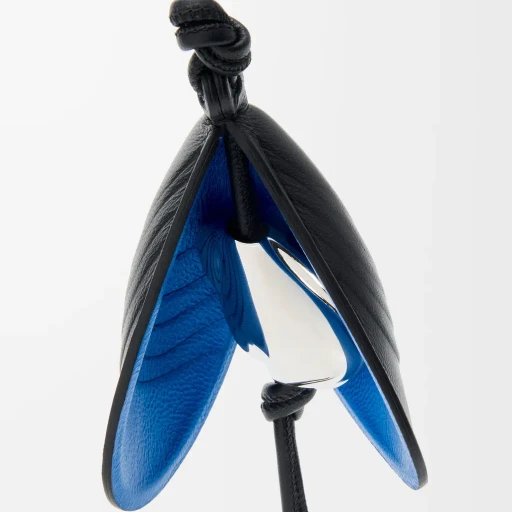 Shell Charm In Leather