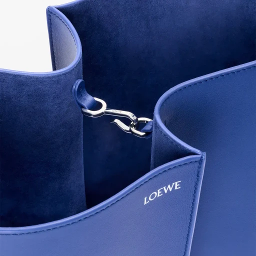 Medium Bilbao Bucket In Smooth Calfskin
