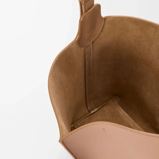Medium Bilbao Bucket In Smooth Calfskin