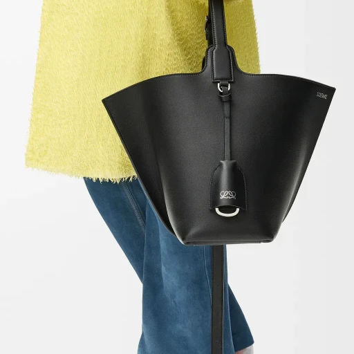 Medium Bilbao Bucket In Smooth Calfskin