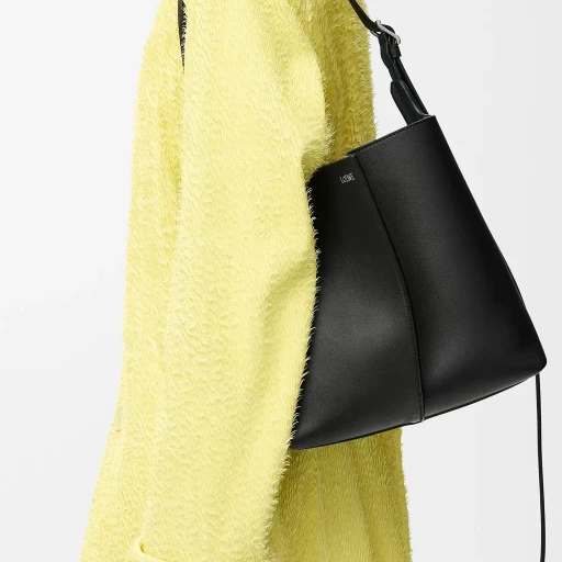 Medium Bilbao Bucket In Smooth Calfskin