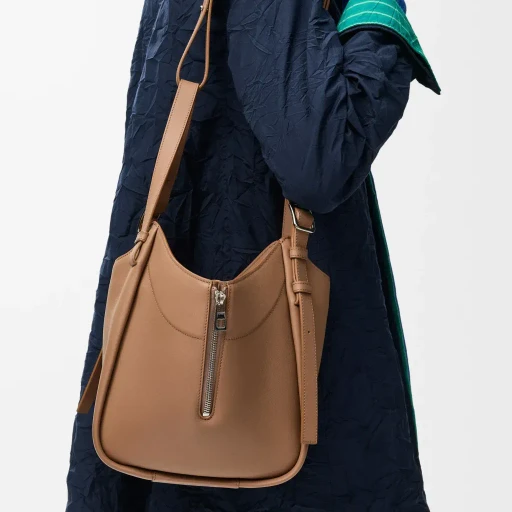 Hammock Flip Bag In Classic Calfskin