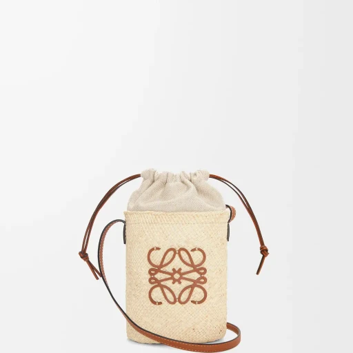 Square Pocket In Iraca Palm And Calfskin