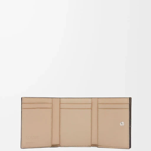 Anagram Trifold Wallet In Pebble Grained Calfskin