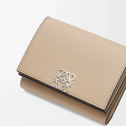 Anagram Trifold Wallet In Pebble Grained Calfskin