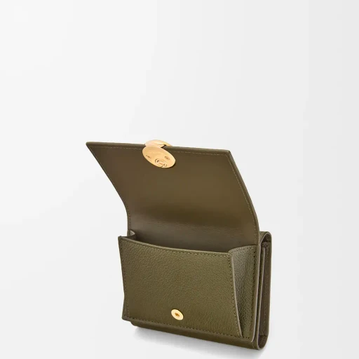 Pebble Trifold Wallet In Pebble Grain Calfskin