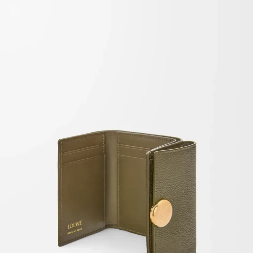 Pebble Trifold Wallet In Pebble Grain Calfskin