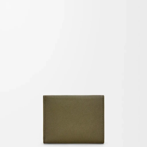 Pebble Trifold Wallet In Pebble Grain Calfskin