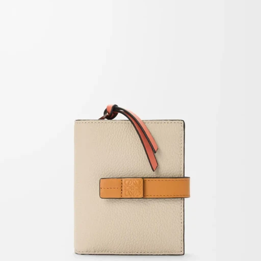 Compact Zip Wallet In Soft Grained Calfskin