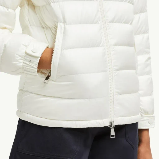 Dalles Hooded Short Down Jacket
