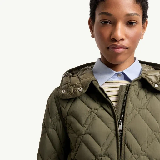 Lilas Geometric Quilted Hooded Short Down Jacket