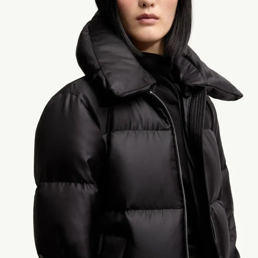 Moncler + Qiu Hao Duan Hooded Short Down Jacket