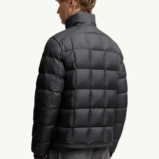 Eglise Square-Quilted Hooded Short Down Jacket