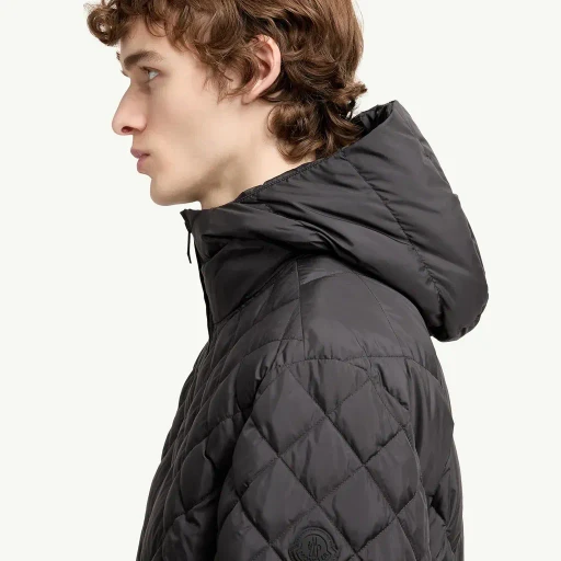 Merak Geometric-Quilted Hooded Short Down Jacket