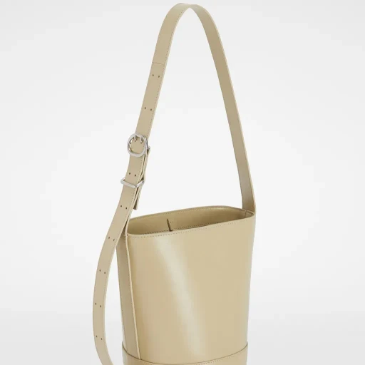 Cannolo Bucket
