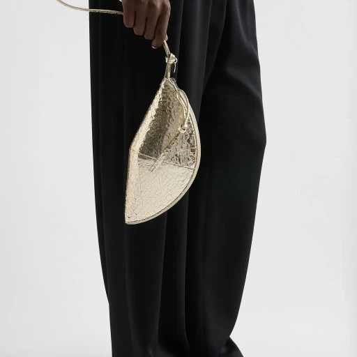 Curve Clutch Medium